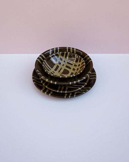 Nicotine crosshatch dinner service by Lily Pearmain - green glaze slip decoration - stoneware - Fodder